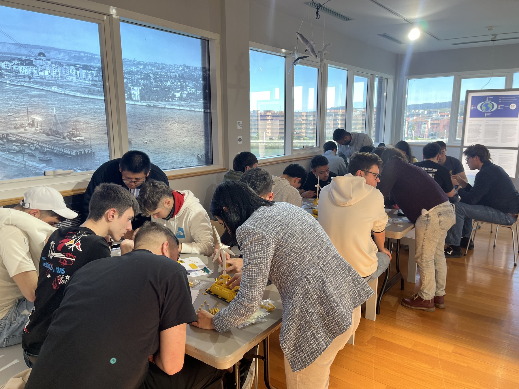 Alumnos de la FP de Repelega en el taller de Saite