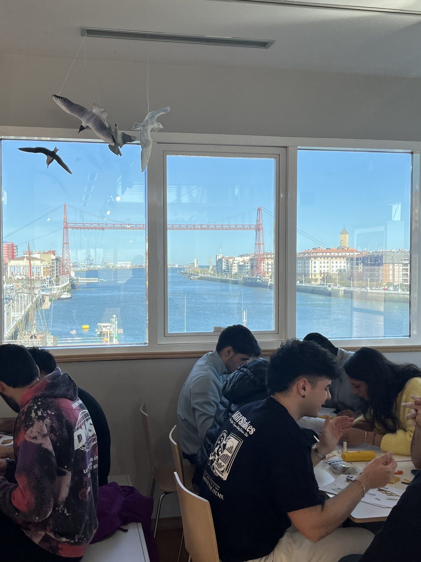 Alumnos de la FP de Repelega en el taller de Saite