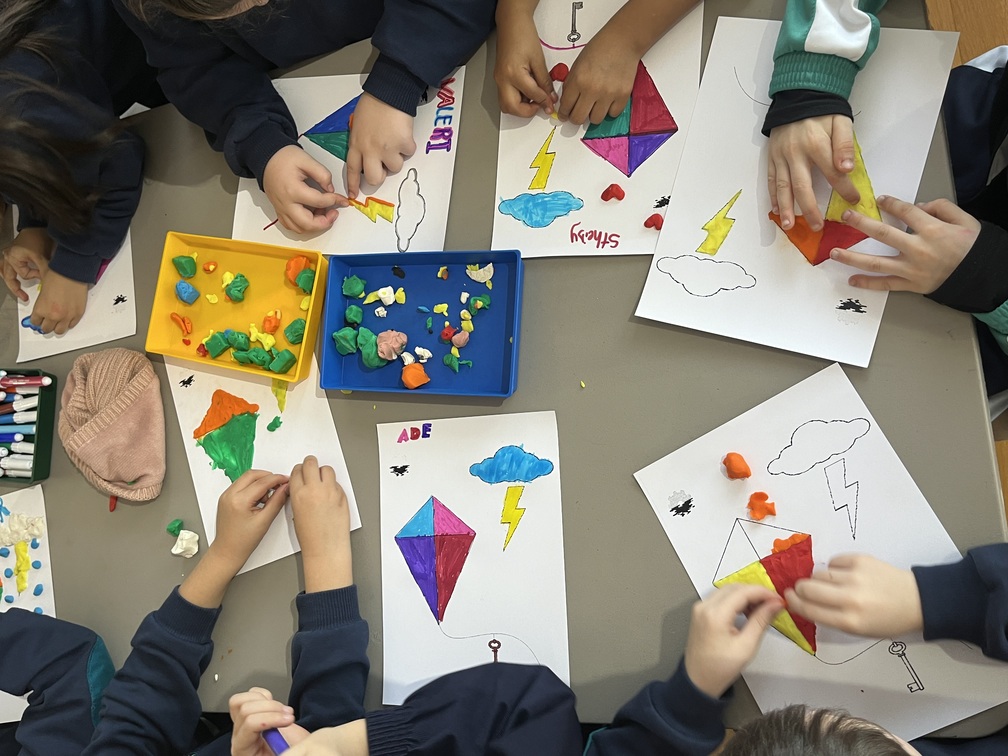 Talleres de plastilina en Rialia Industria Museoa con motivo de la exposición Plastihistoria de la Ciencia